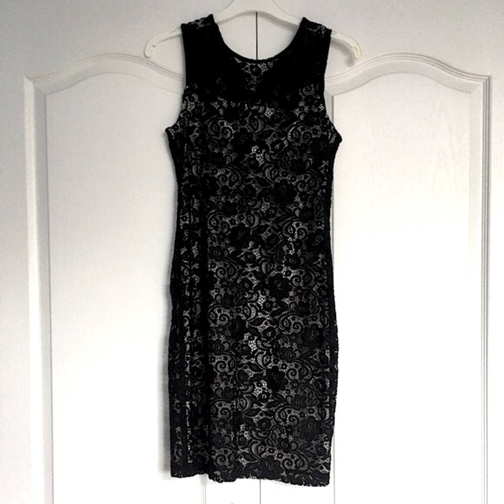 Black and Cream Lace Dress - Picture 2 of 7